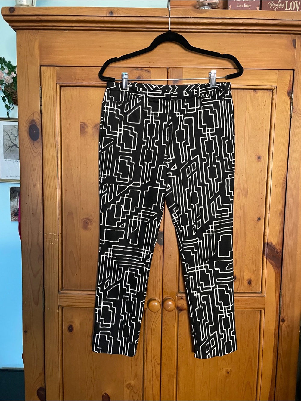 Worthington Black & White Geometric Print Ladies Pants